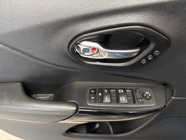 used 2023 Jeep Cherokee car, priced at $23,995