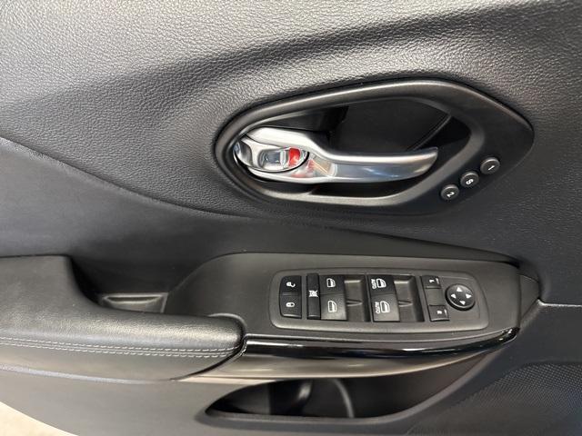 used 2023 Jeep Cherokee car, priced at $24,975