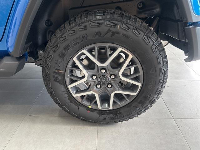 new 2025 Jeep Wrangler car, priced at $53,917