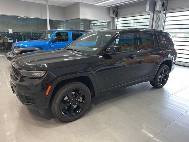 new 2025 Jeep Grand Cherokee L car, priced at $43,875