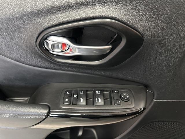 used 2023 Jeep Cherokee car, priced at $19,895