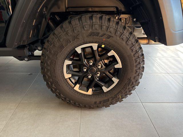 new 2025 Jeep Gladiator car, priced at $54,180