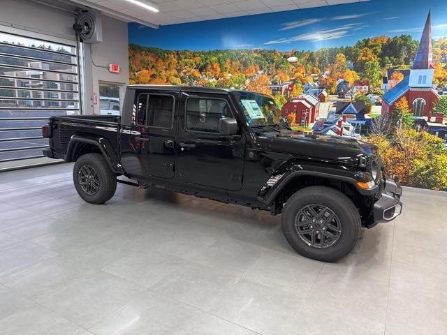 new 2025 Jeep Gladiator car, priced at $47,045
