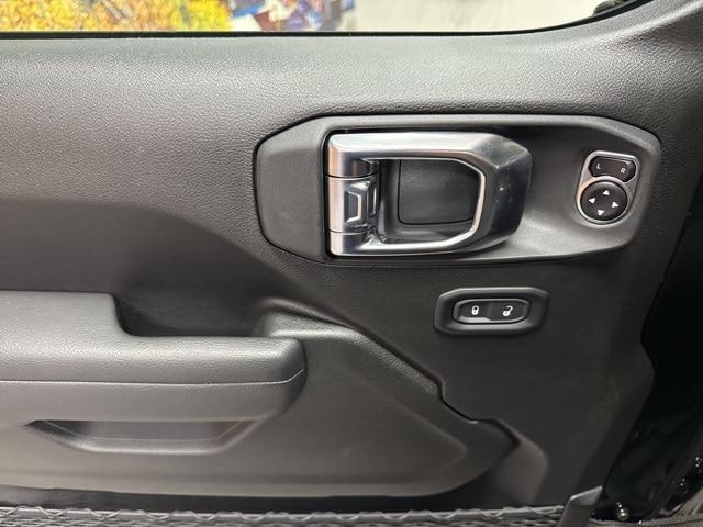 new 2025 Jeep Gladiator car, priced at $47,045