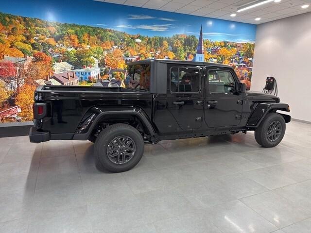 new 2025 Jeep Gladiator car, priced at $47,045
