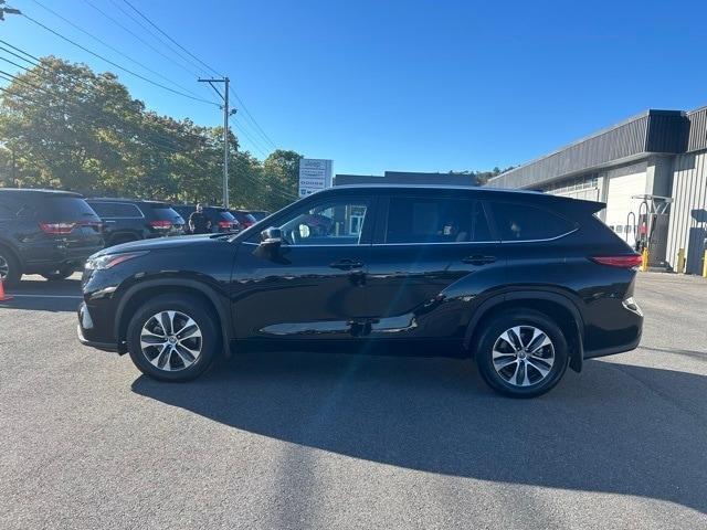 used 2023 Toyota Highlander car, priced at $39,999