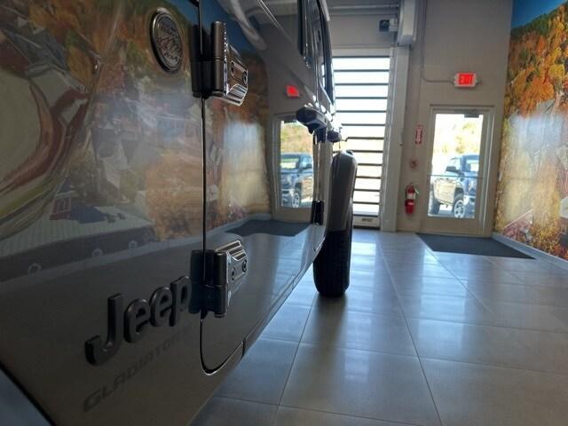 used 2023 Jeep Gladiator car, priced at $28,995