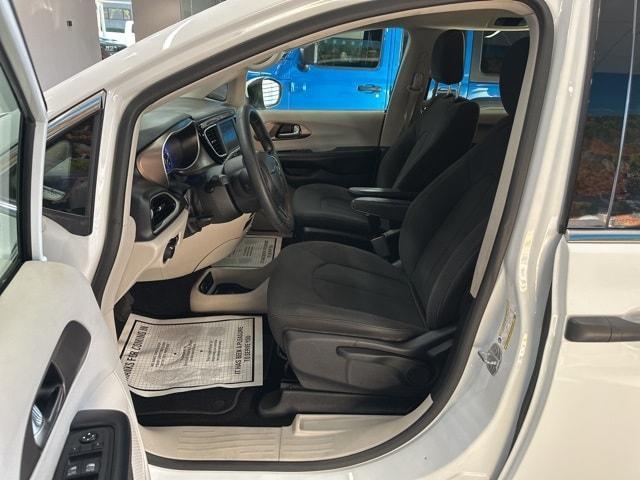 used 2019 Chrysler Pacifica car, priced at $17,195