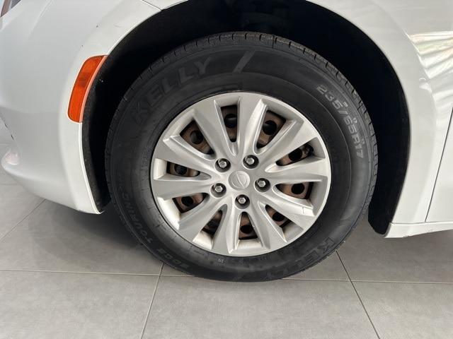 used 2019 Chrysler Pacifica car, priced at $17,195