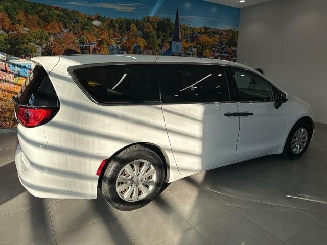 used 2019 Chrysler Pacifica car, priced at $17,195