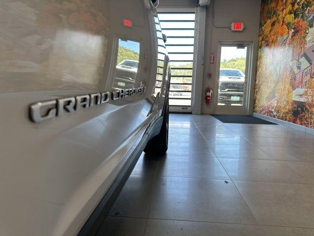 new 2025 Jeep Grand Cherokee car, priced at $50,485