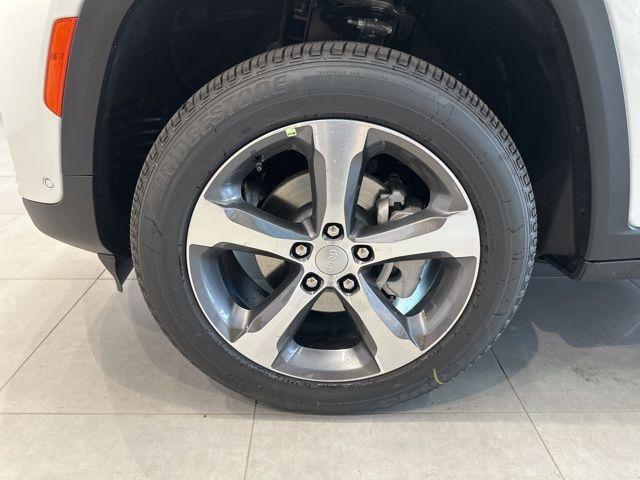 new 2025 Jeep Grand Cherokee car, priced at $50,485