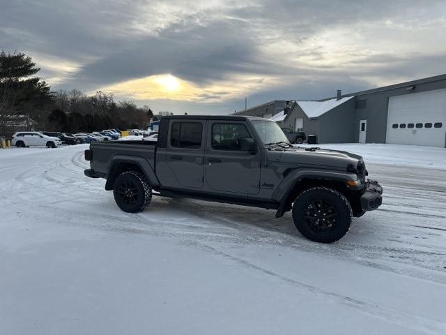 used 2022 Jeep Gladiator car, priced at $31,998