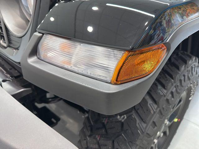 new 2025 Jeep Gladiator car, priced at $45,660