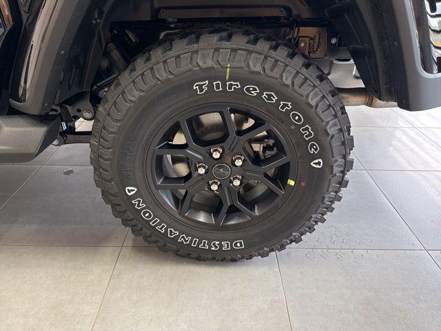 new 2025 Jeep Gladiator car, priced at $45,660