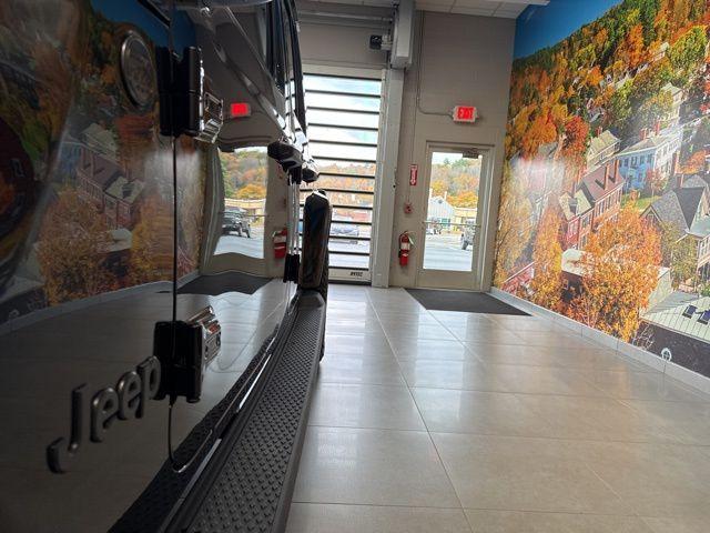 new 2025 Jeep Gladiator car, priced at $45,660