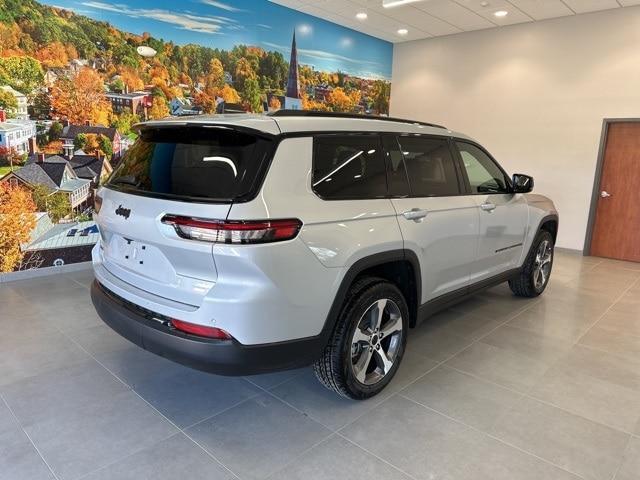 new 2024 Jeep Grand Cherokee L car, priced at $43,670