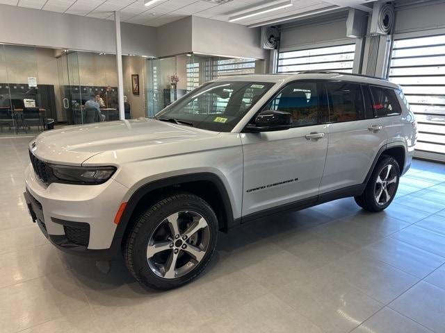new 2024 Jeep Grand Cherokee L car, priced at $43,670