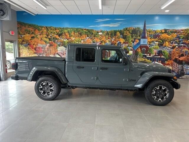 new 2025 Jeep Gladiator car, priced at $50,658