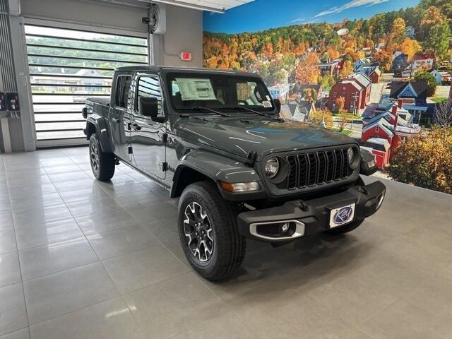 new 2025 Jeep Gladiator car, priced at $50,658