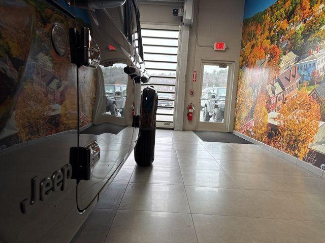 new 2026 Jeep Gladiator car, priced at $48,630