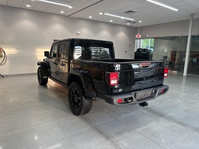 new 2025 Jeep Gladiator car, priced at $41,180