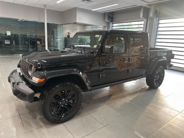 new 2025 Jeep Gladiator car, priced at $41,180