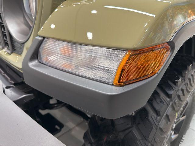 new 2025 Jeep Gladiator car, priced at $45,660