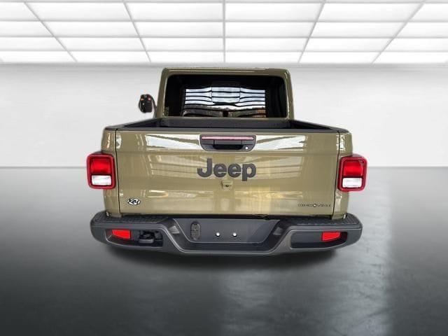 new 2025 Jeep Gladiator car, priced at $45,660