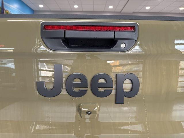 new 2025 Jeep Gladiator car, priced at $45,660