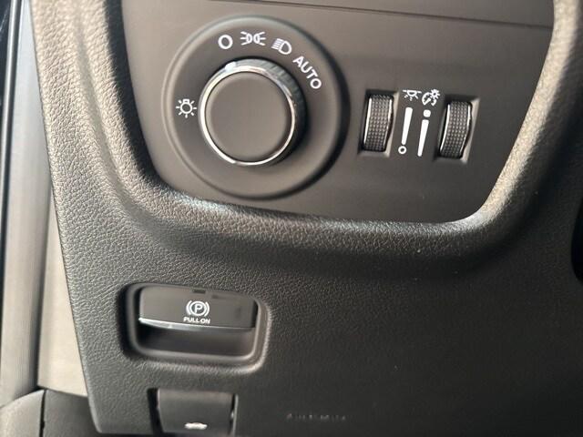 new 2025 Jeep Grand Cherokee car, priced at $39,233