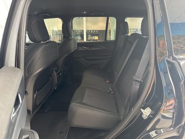 new 2025 Jeep Grand Cherokee car, priced at $39,233