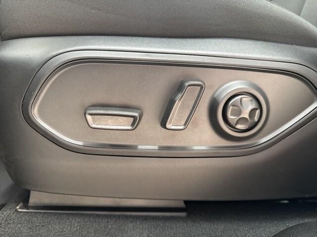 new 2025 Jeep Grand Cherokee car, priced at $39,165