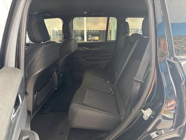 new 2025 Jeep Grand Cherokee car, priced at $39,165