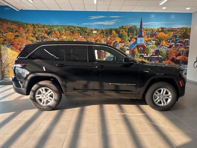 new 2025 Jeep Grand Cherokee car, priced at $39,233