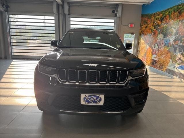 new 2025 Jeep Grand Cherokee car, priced at $39,233