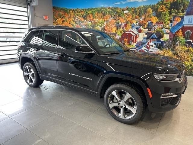 new 2025 Jeep Grand Cherokee car, priced at $50,810
