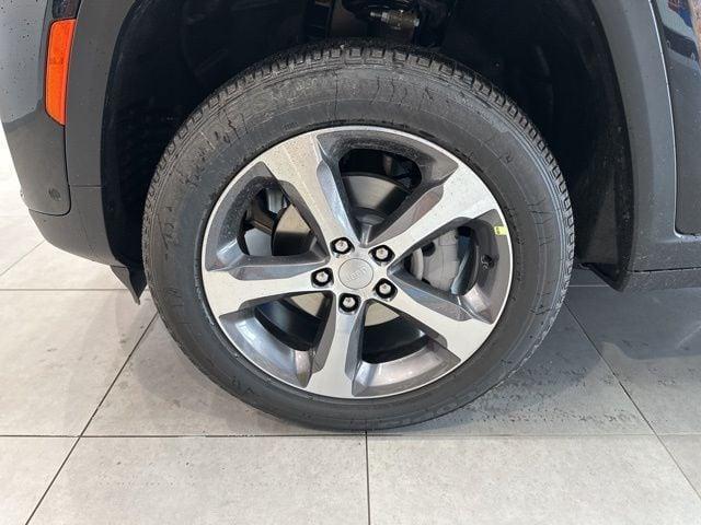 new 2025 Jeep Grand Cherokee car, priced at $48,310