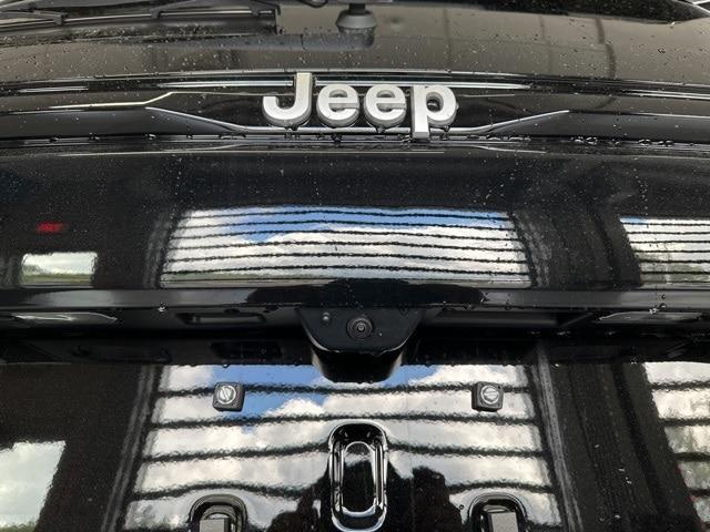 new 2025 Jeep Grand Cherokee car, priced at $50,810