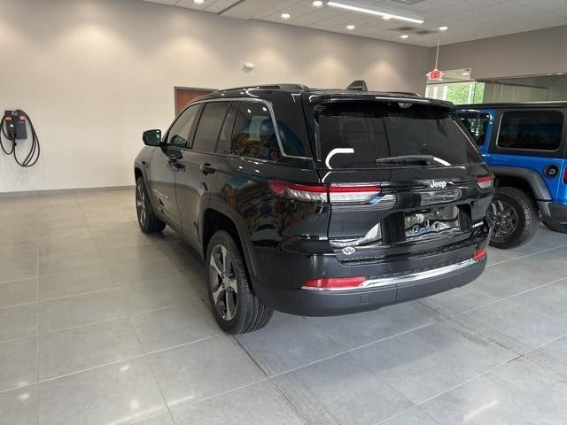 new 2025 Jeep Grand Cherokee car, priced at $50,810