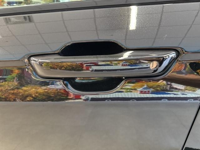 new 2025 Jeep Grand Cherokee car, priced at $44,125