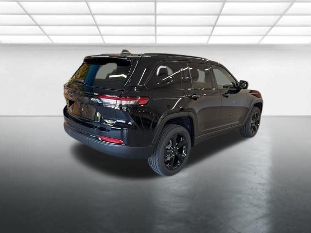 new 2025 Jeep Grand Cherokee car, priced at $44,125