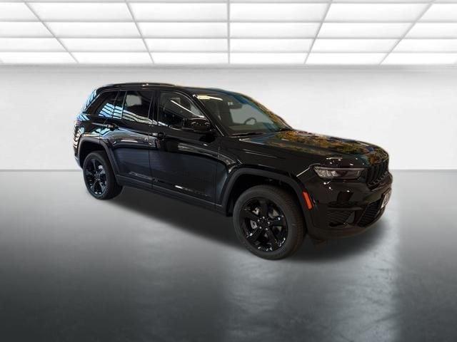 new 2025 Jeep Grand Cherokee car, priced at $44,125