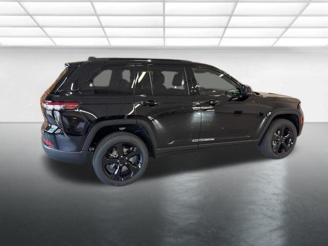 new 2025 Jeep Grand Cherokee car, priced at $44,125