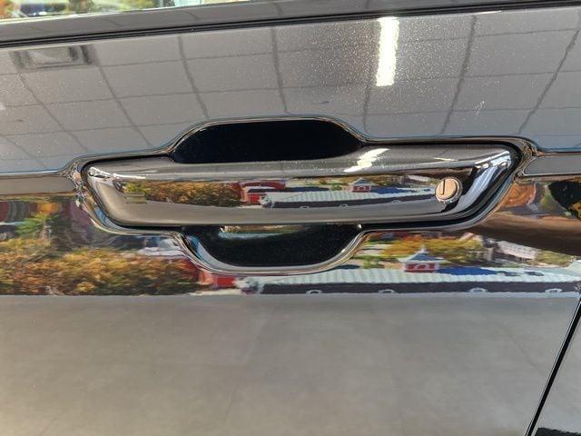 new 2025 Jeep Grand Cherokee car, priced at $44,125