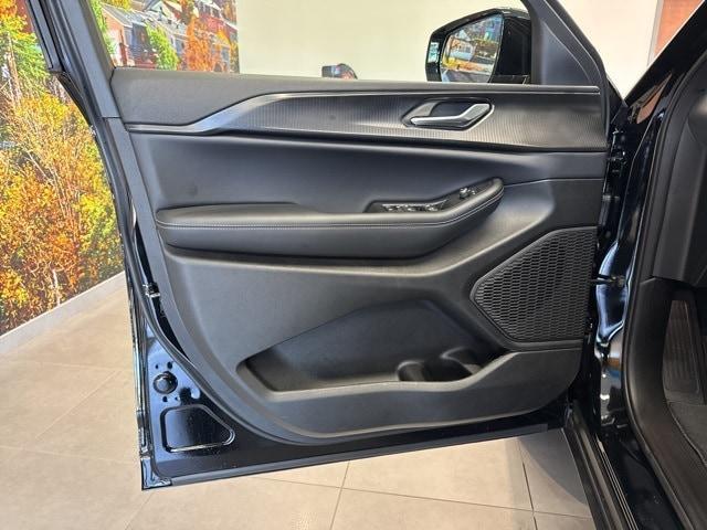 new 2025 Jeep Grand Cherokee car, priced at $44,125