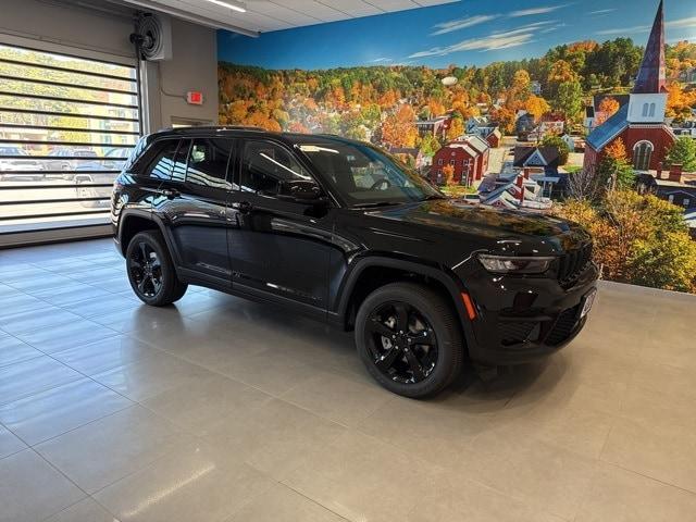 new 2025 Jeep Grand Cherokee car, priced at $44,125