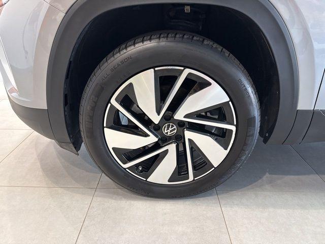 used 2024 Volkswagen Atlas car, priced at $27,099