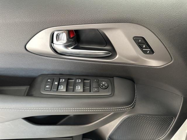 new 2025 Chrysler Pacifica car, priced at $44,515