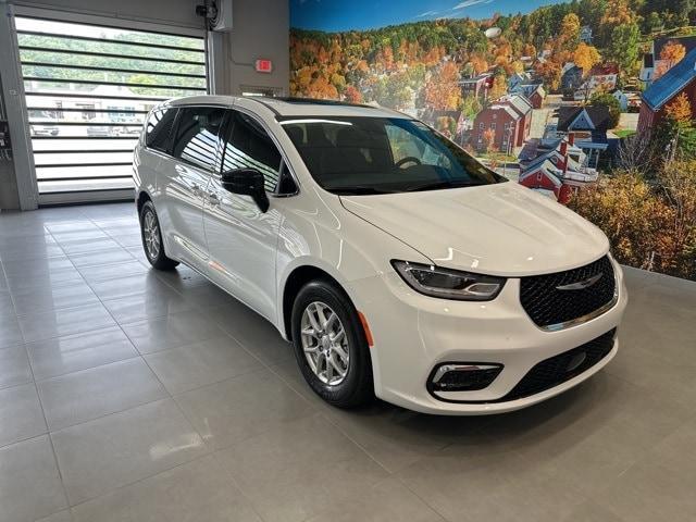 new 2025 Chrysler Pacifica car, priced at $42,590
